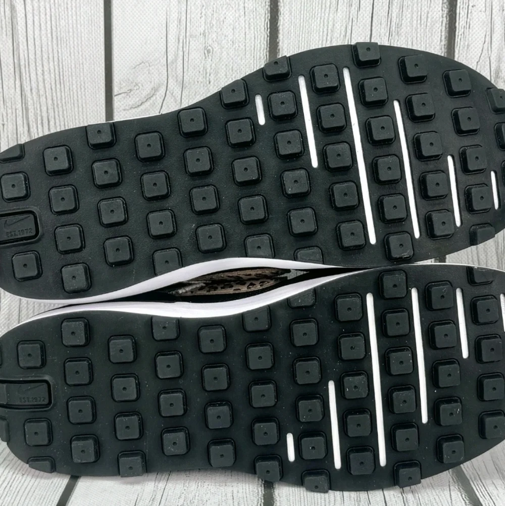 Women's Nike Waffle One Black and Leopard Print Sneakers Size 9 - Picture 5 of 8